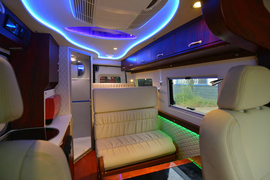 東風(fēng)御風(fēng)短軸中頂B型房車3 程力東風(fēng)御風(fēng)短軸中頂B型房車