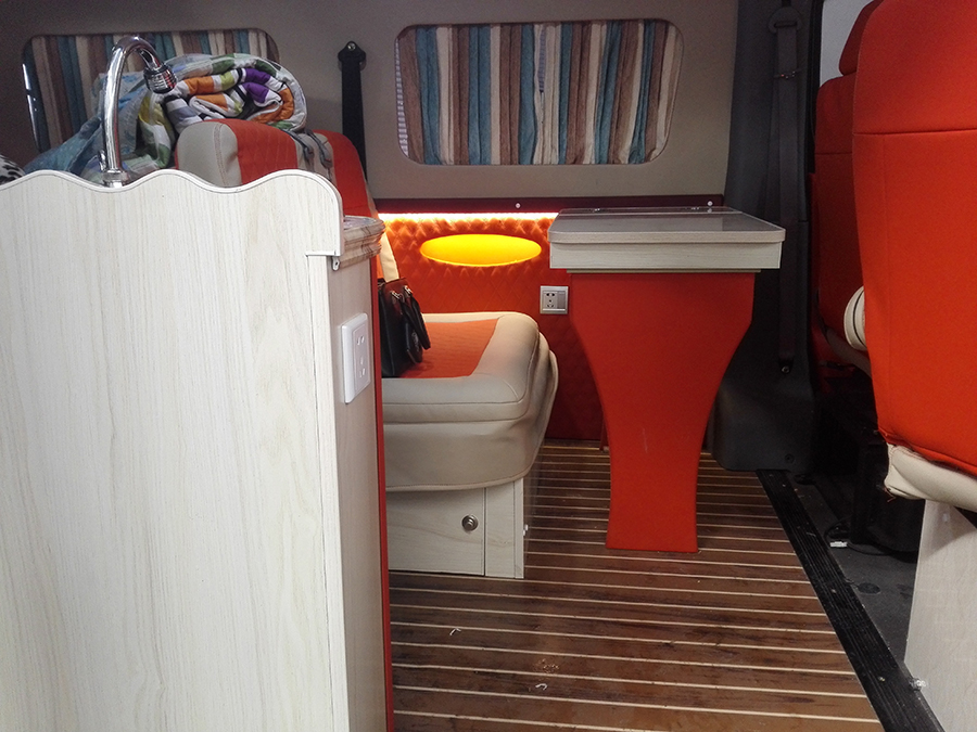 東風(fēng)御風(fēng)短軸中頂B型房車4 程力東風(fēng)御風(fēng)短軸中頂B型房車