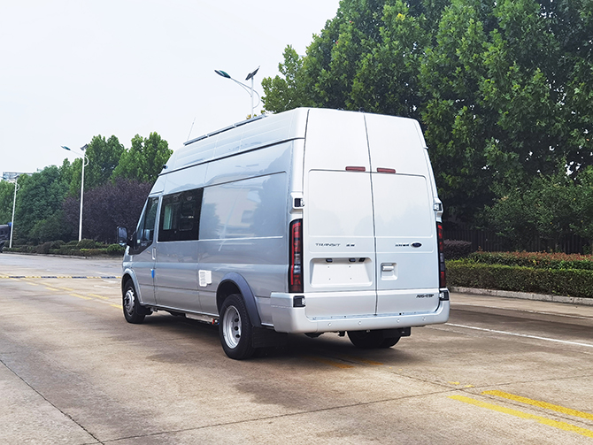 福特新世代全順V348后雙胎加長軸高頂房車