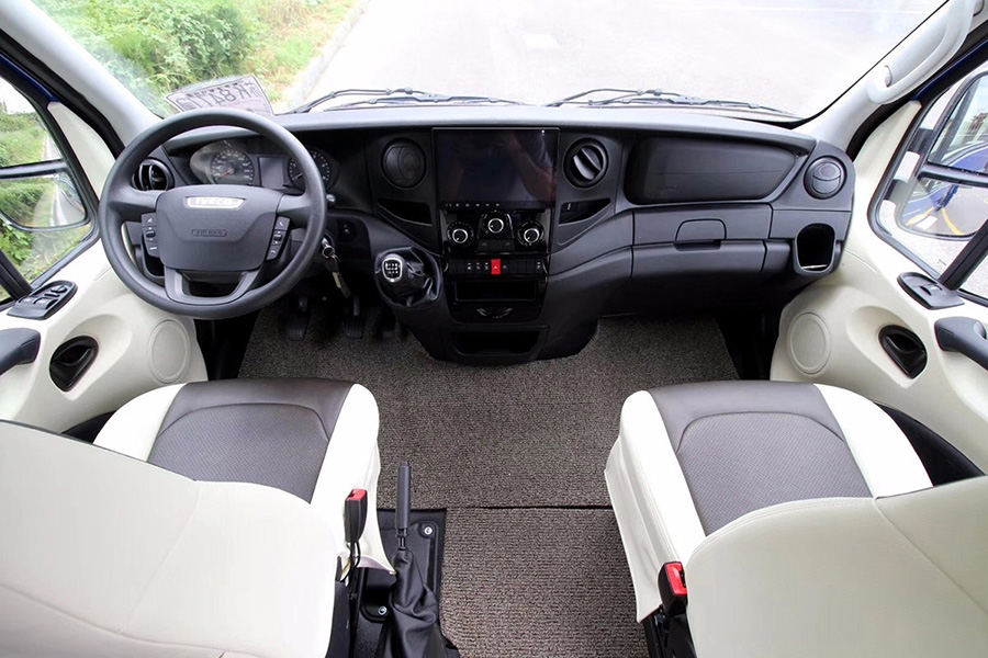 程力房車-依維柯歐勝B型房車橫床版1 程力房車-依維柯歐勝B型房車橫床版