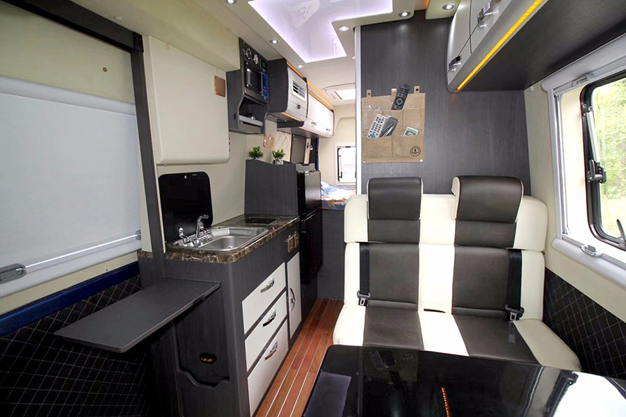 程力房車-依維柯歐勝B型房車橫床版3 程力房車-依維柯歐勝B型房車橫床版