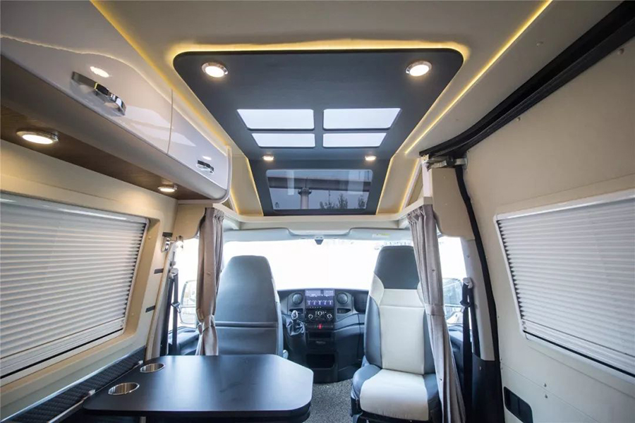 程力房車-依維柯歐勝B型房車豎床版1 程力房車-依維柯歐勝B型房車豎床版