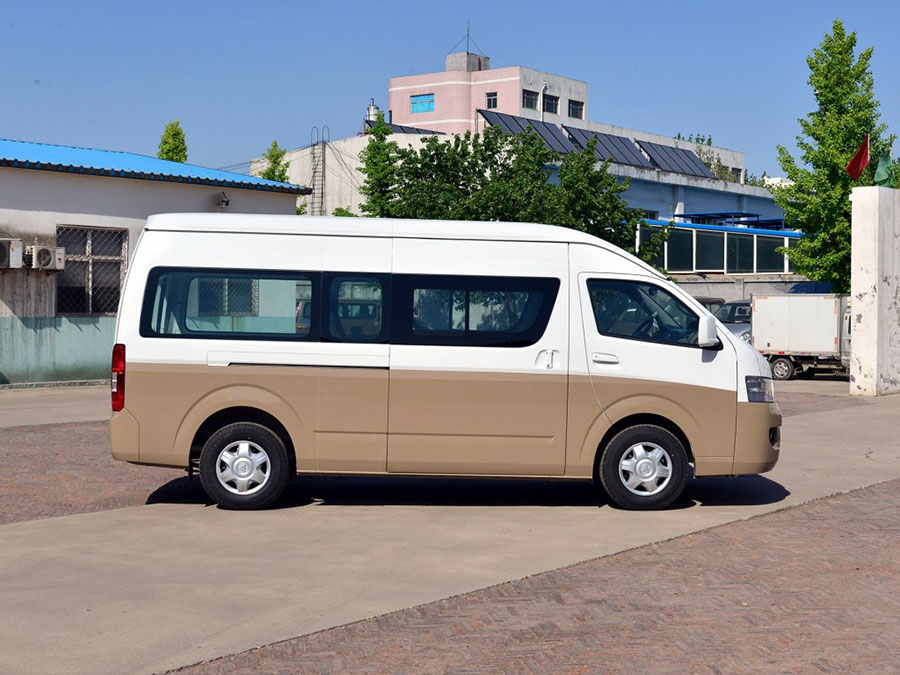 福田風(fēng)景G9裸車底盤4