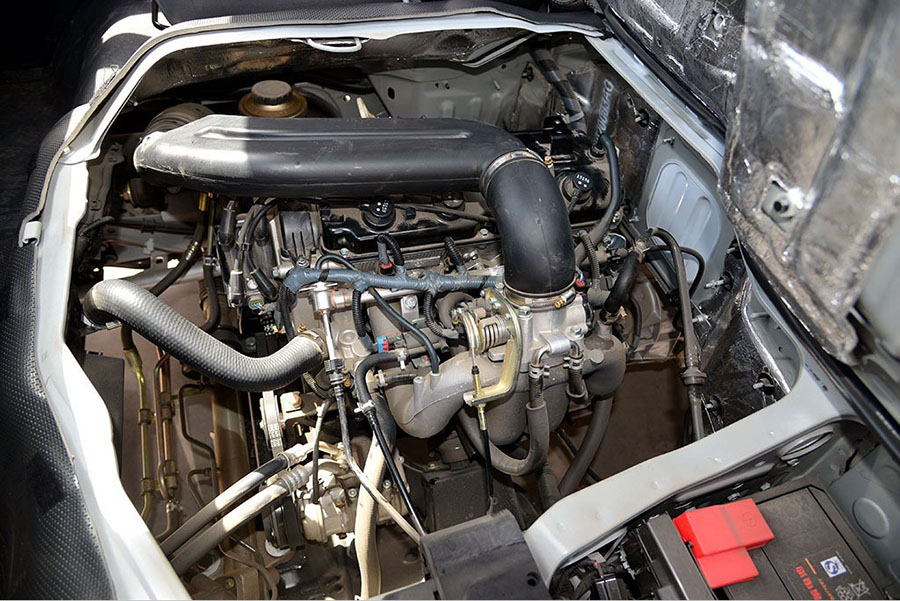 福田風(fēng)景G9裸車底盤11