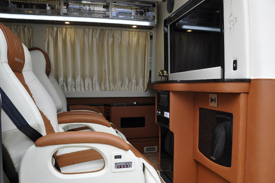 吧臺(tái)隔斷3 程力奔馳凌特B型房車