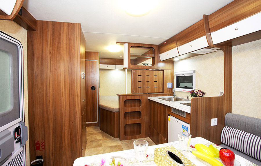 6.7m拖掛式房車7 程力拖掛式房車