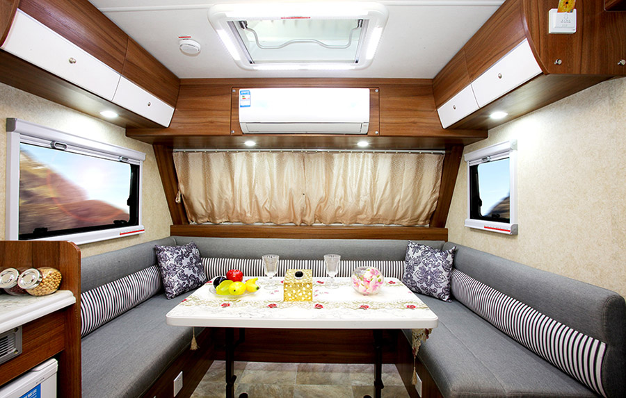 6.7m拖掛式房車6 程力拖掛式房車