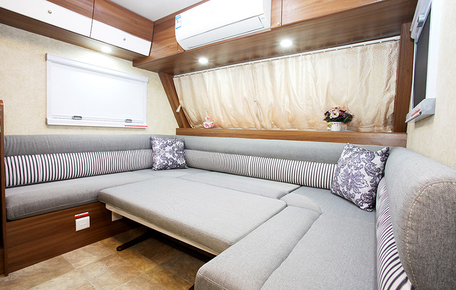 6.7m拖掛式房車8 程力拖掛式房車