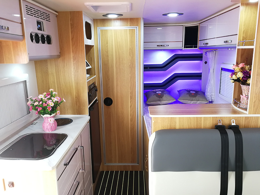 上汽大通V90C型房車-豎床+后置衛(wèi)生間 上汽大通V90C型房車-豎床+后置衛(wèi)生間