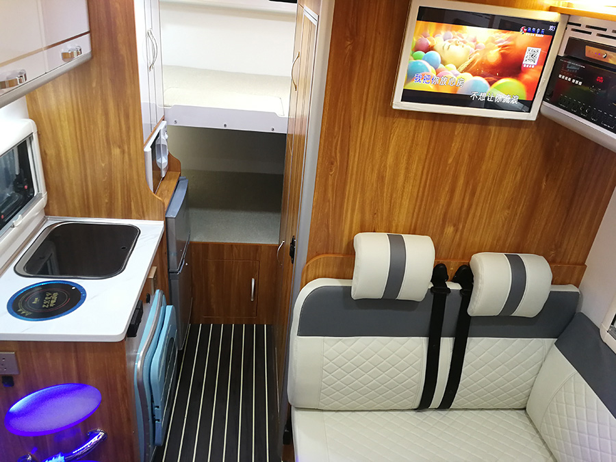 上汽大通V90C型房車-后橫床+中置衛(wèi)生間 上汽大通V90C型房車-后橫床+中置衛(wèi)生間