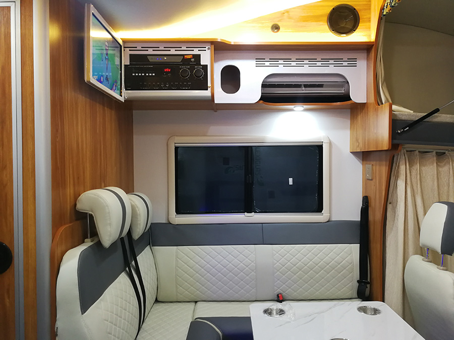 上汽大通V90C型房車-中置衛(wèi)生間+L型沙發(fā)+卡拉OK點(diǎn)歌系統(tǒng) 上汽大通V90C型房車-中置衛(wèi)生間+L型沙發(fā)+卡拉OK點(diǎn)歌
系統(tǒng)