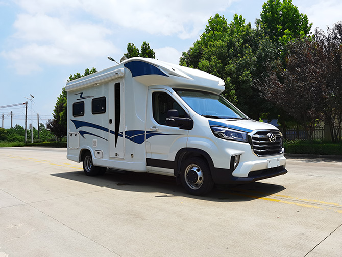 上汽大通V90小額頭C型房車