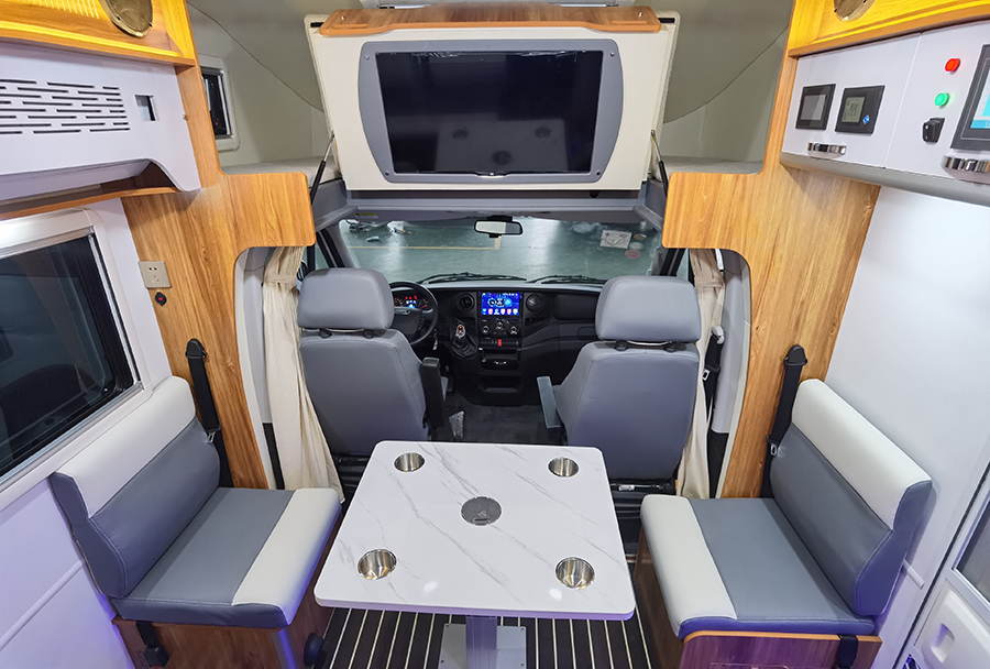 中恒房車-依維柯歐勝8AT自動(dòng)擋C型房車-橫床版1 中恒房車-依維柯歐勝8AT自動(dòng)擋C型房車-橫床版1