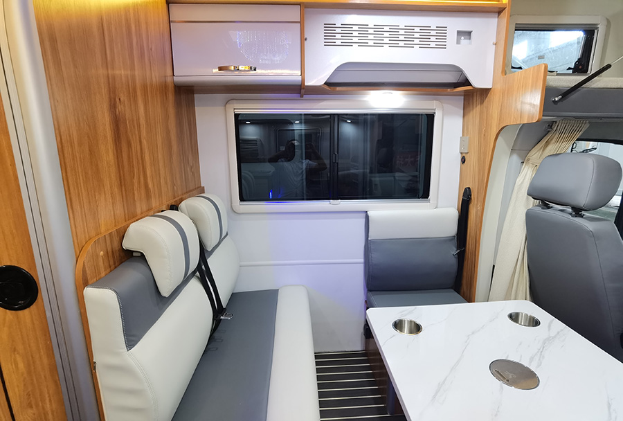 中恒房車-依維柯歐勝8AT自動(dòng)擋C型房車-橫床版3 中恒房車-依維柯歐勝8AT自動(dòng)擋C型房車-橫床版3