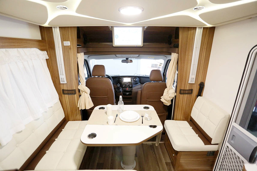 程力房車-依維柯歐勝小額頭T型房車2 程力房車-依維柯歐勝小額頭T型房車