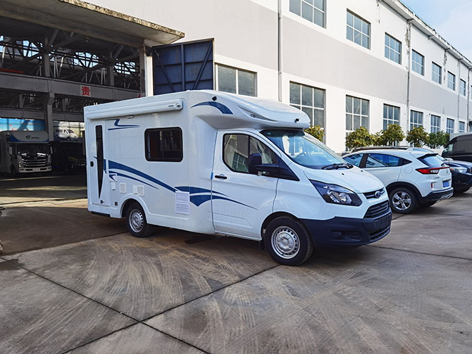 福特新全順小額頭C型房車(chē)