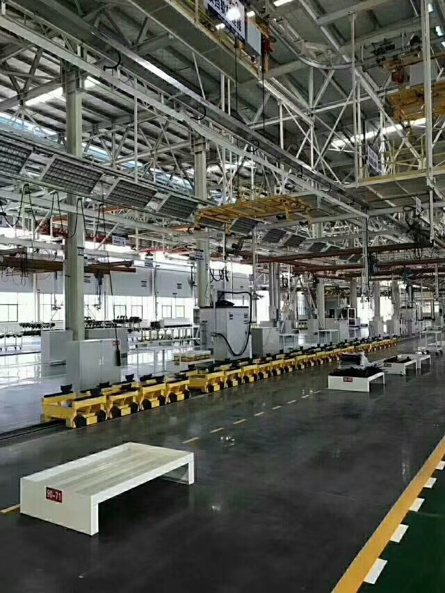 現(xiàn)代化、自動(dòng)化的流水生產(chǎn)線3