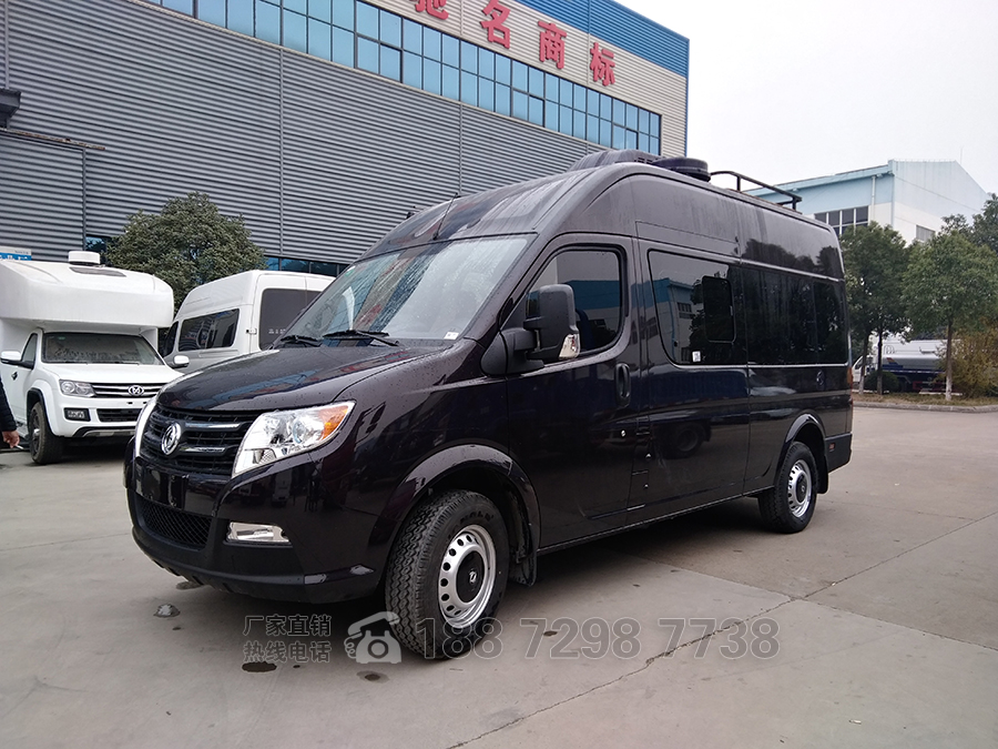 東風(fēng)御風(fēng)長(zhǎng)軸高頂B型房車(chē)自動(dòng)擋外觀二 東風(fēng)御風(fēng)長(zhǎng)軸高頂B型房車(chē)自動(dòng)擋外觀二