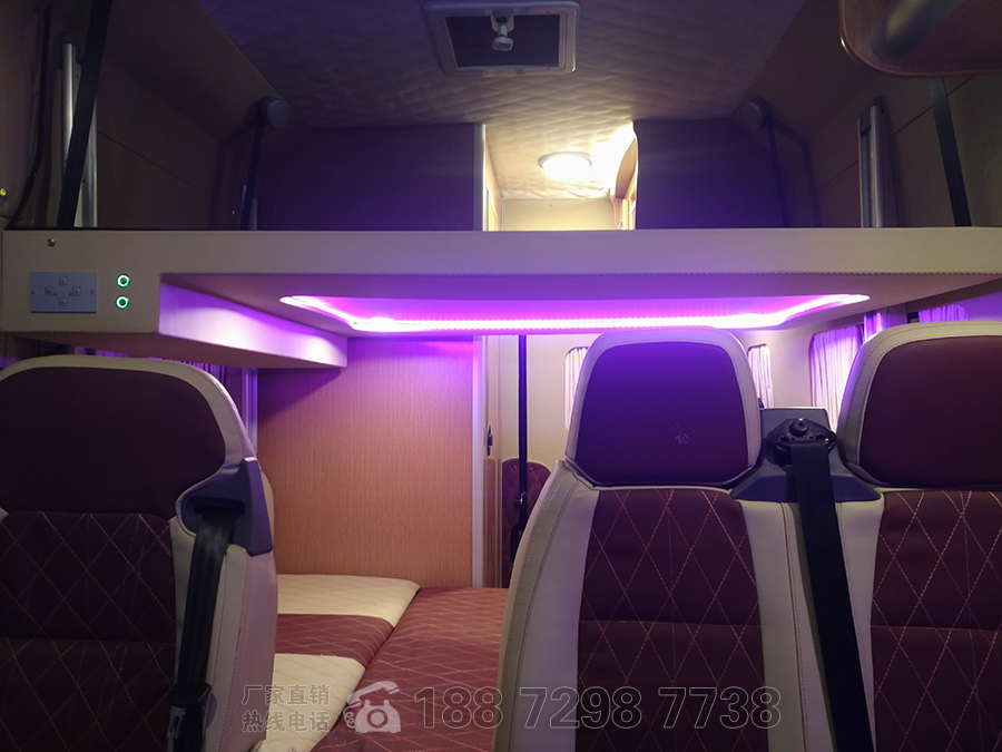 東風(fēng)御風(fēng)長(zhǎng)軸高頂B型房車(chē)自動(dòng)擋內(nèi)飾3 東風(fēng)御風(fēng)長(zhǎng)軸高頂B型房車(chē)自動(dòng)擋內(nèi)飾3