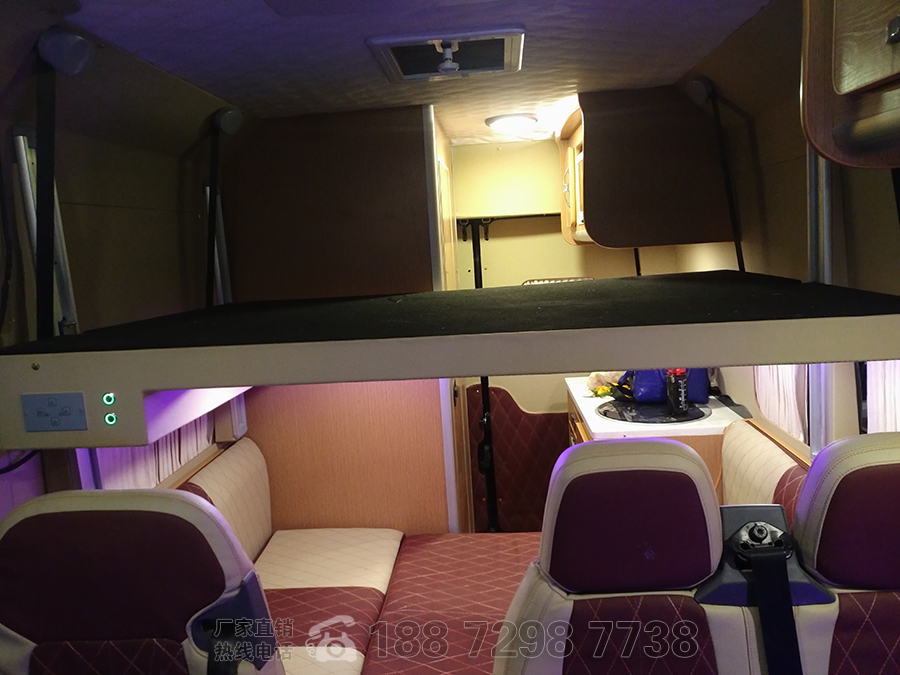 東風(fēng)御風(fēng)長(zhǎng)軸高頂B型房車(chē)自動(dòng)擋內(nèi)飾4 東風(fēng)御風(fēng)長(zhǎng)軸高頂B型房車(chē)自動(dòng)擋內(nèi)飾4