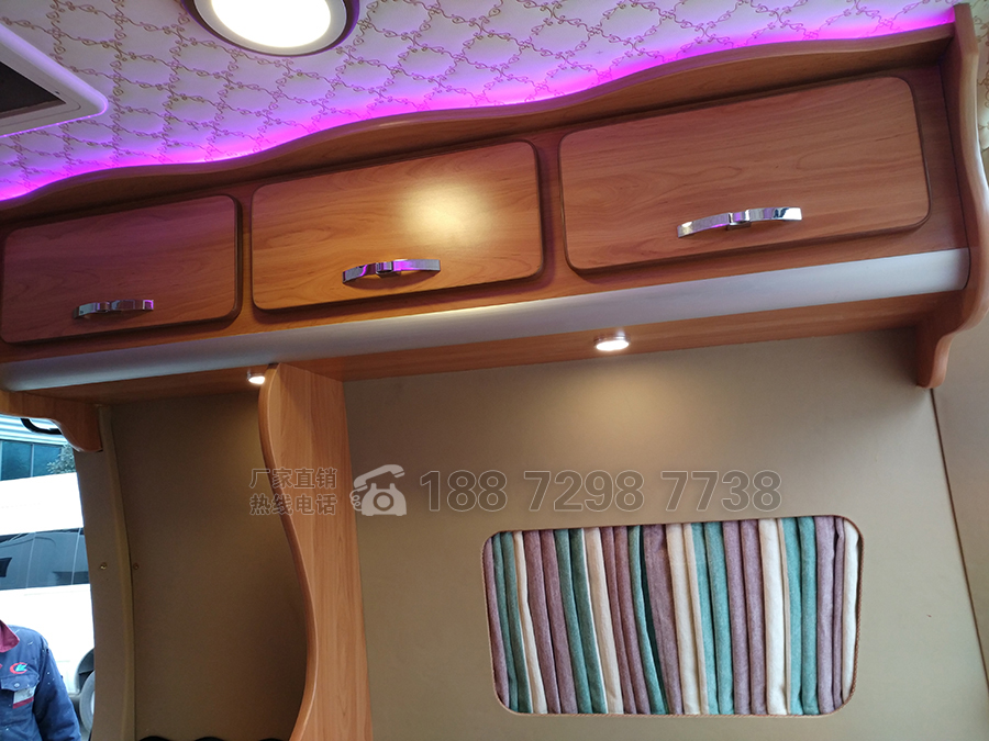 程力大通V80長軸高頂自動擋B型房車 程力大通V80長軸高頂自動擋B型房車