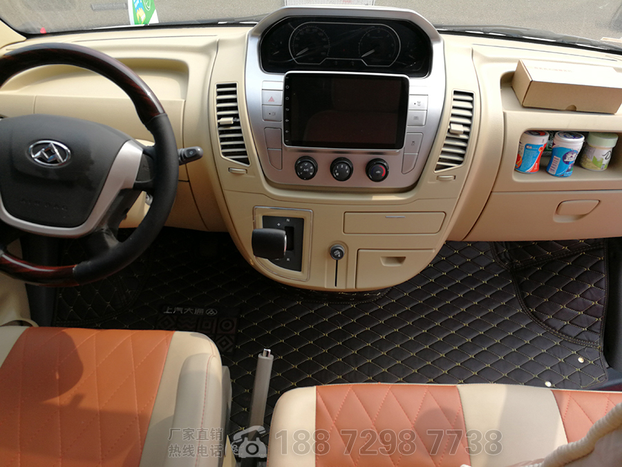程力大通V80長(zhǎng)軸高頂自動(dòng)擋房車內(nèi)飾1 程力大通V80長(zhǎng)軸高頂自動(dòng)擋房車內(nèi)飾1