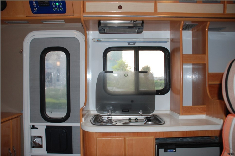 帶玻璃罩的雙爐頭燃?xì)庠钏劢M合5 房車帶玻璃罩雙爐頭燃?xì)庠钏劢M合