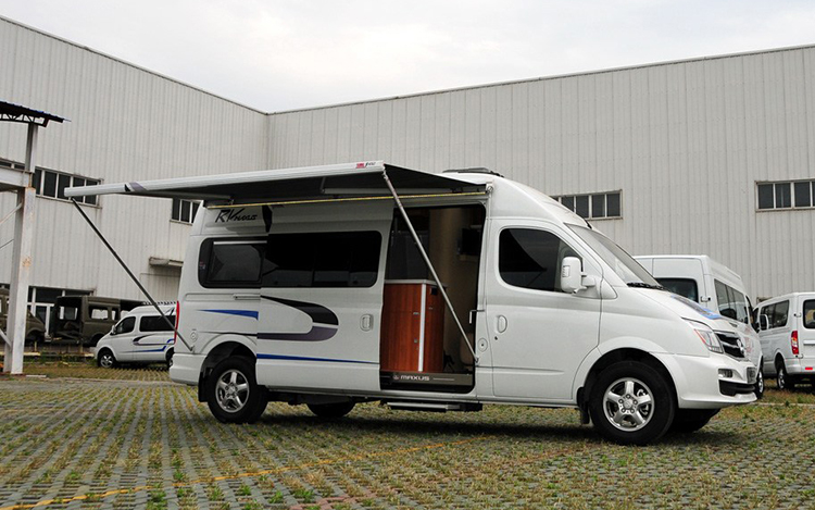 上汽大通V80遮陽棚1 房車遮陽棚