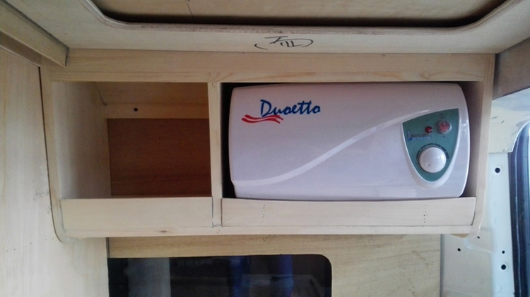 雙源房車(chē)電熱水器4 雙源房車(chē)電熱水器