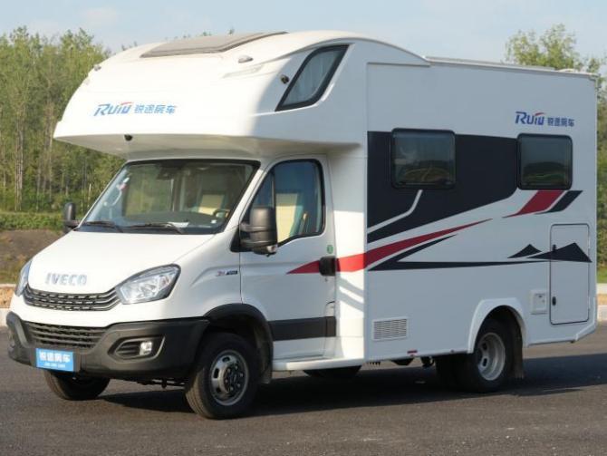 銳途房車依維柯C型后上門：6座6臥大空間，智能家電，一應(yīng)俱全，官方指導(dǎo)價(jià)39.8萬